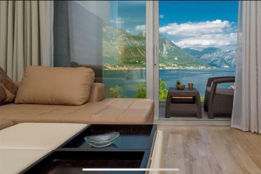 Lani Lux View With Swimming Pool דירה קוטור