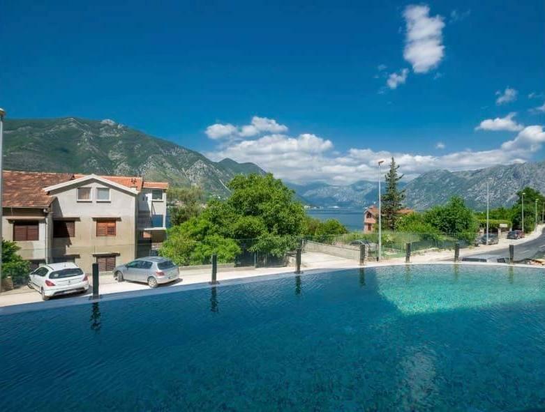 Lani Lux View With Swimming Pool דירה קוטור